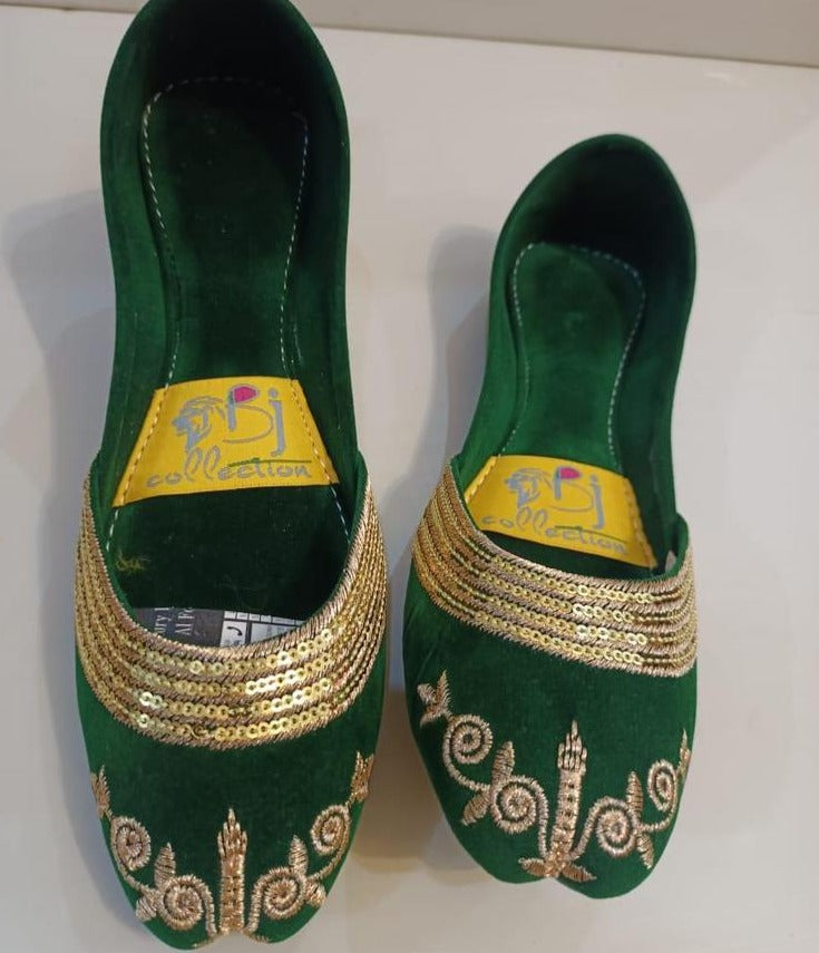 Women's Velvet Fancy Embroidered Green Khussa - Jutishop.pk